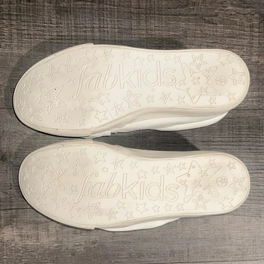 💞 Big Girl’s Size 3 White Slip On Sneakers